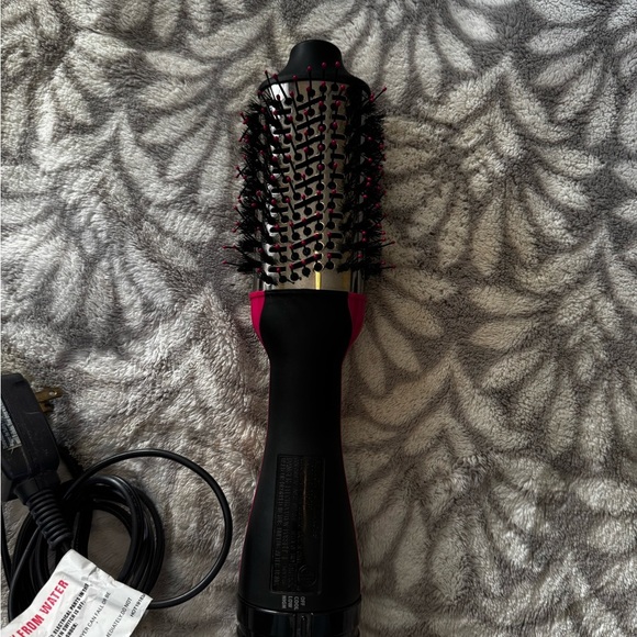 Revlon One-Step Volumizer Blowdry Brush Titanium Max Edition, Costco Exclusive - Picture 4 of 14
